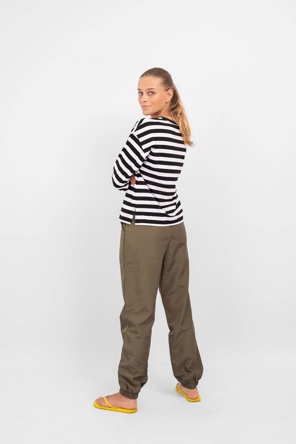 Nelli Langermet genser - Svart