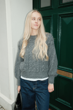 Emma Cable Knit - Mellomgrå
