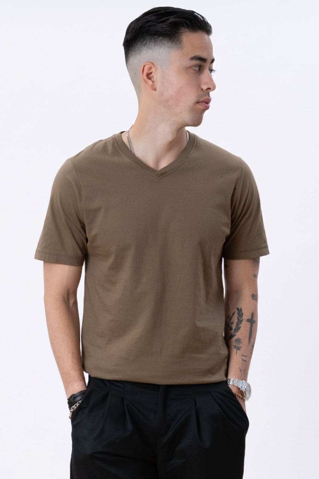 Basic V-neck t-shirt - Oliven