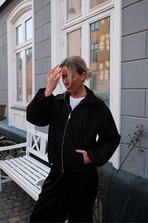 Ines Short Jacket - Svart