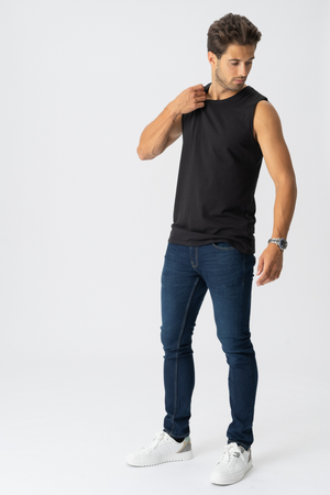 Sleeveless T-shirt - Svart