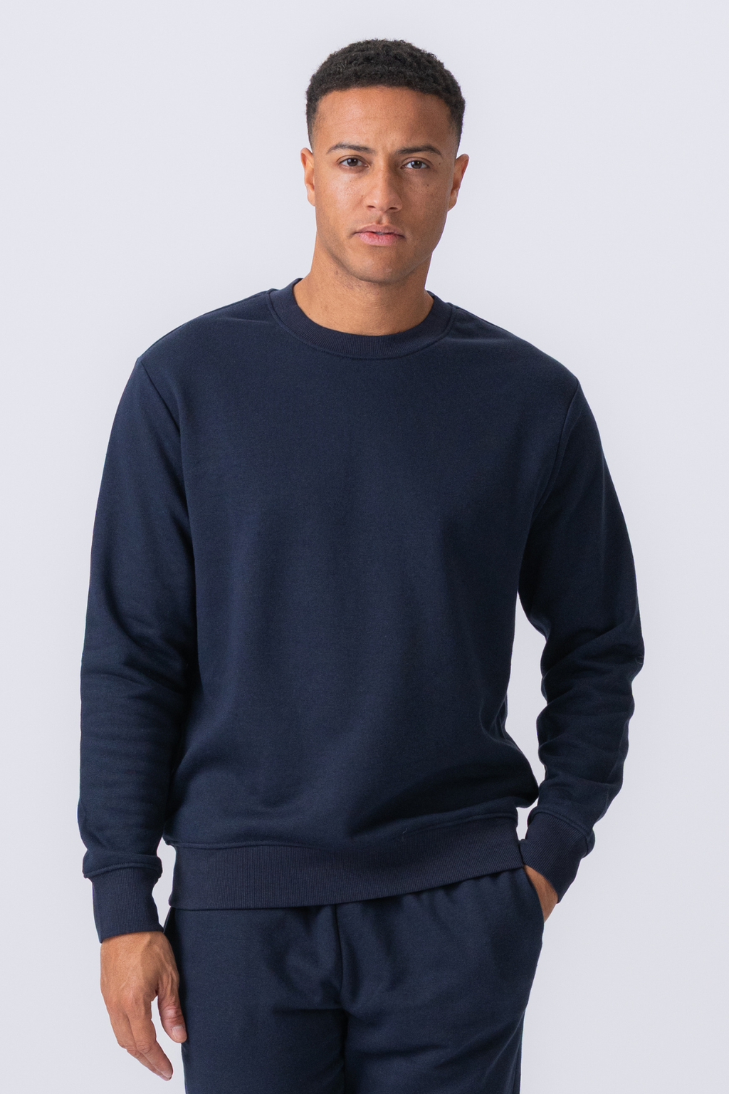 Essential Crewneck - Marineblå
