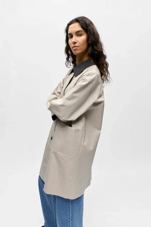 Object Alora Lang Trenchcoat - Birch Magnet