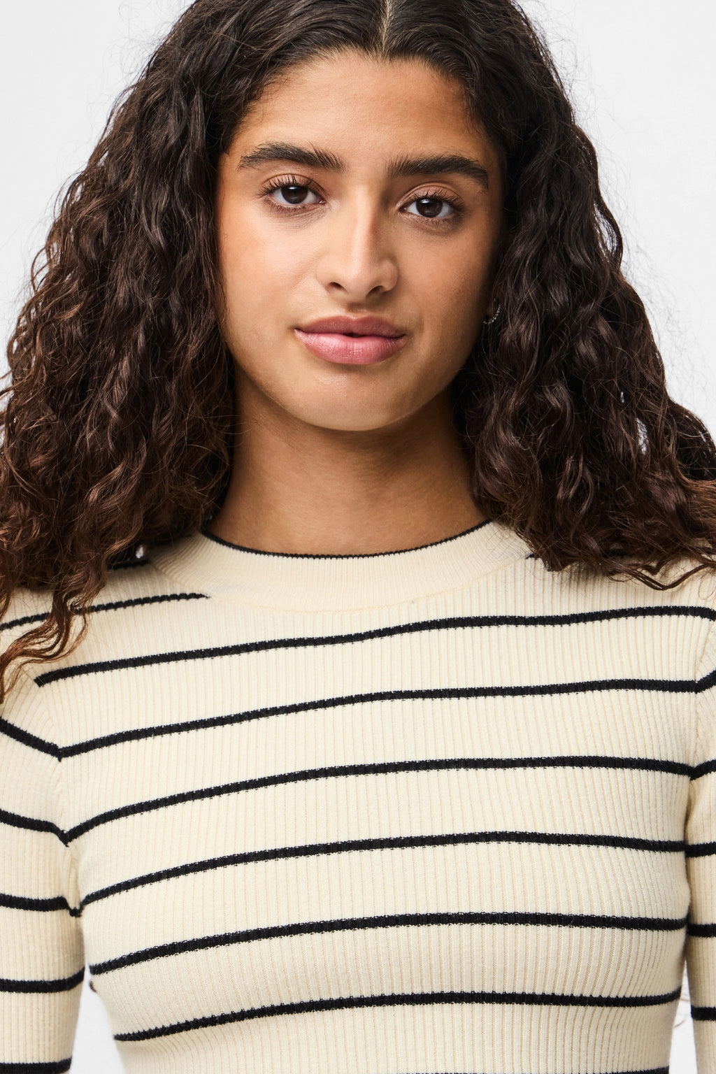 Mira New O-Neck Knit - Bjørk/Svart