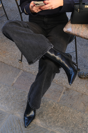 Performance Wide Jeans - Washed Black Denim