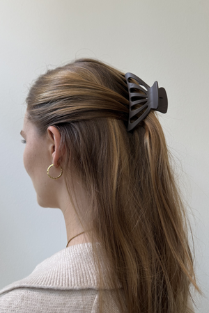 Hollow Claw Clip - Kaffe