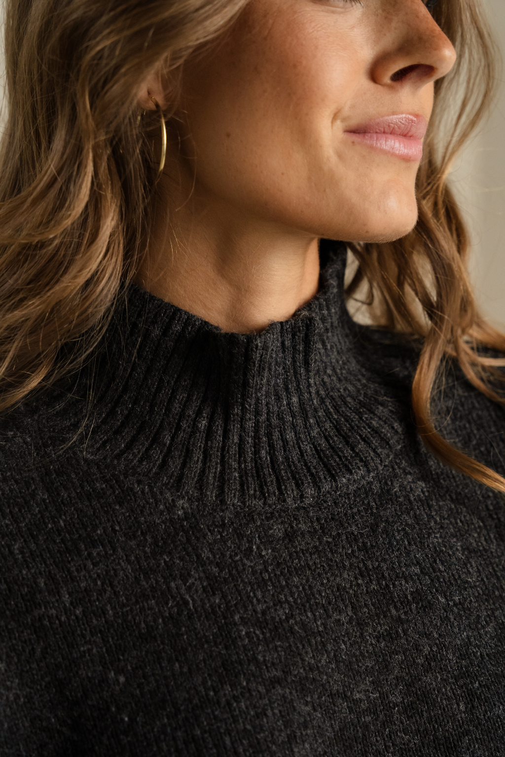 Emma Strikk - Mørk Grå