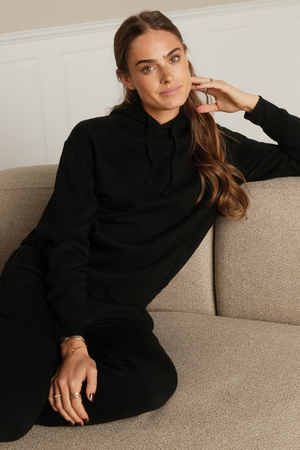 Essential Hoodie - Svart