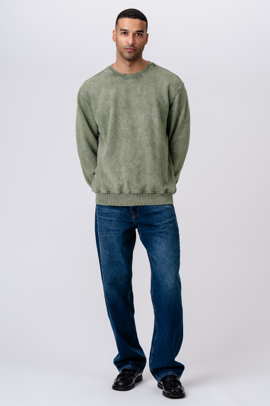 Lucas Genser - Khaki