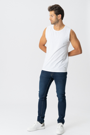 Sleeveless T-shirt - Hvit