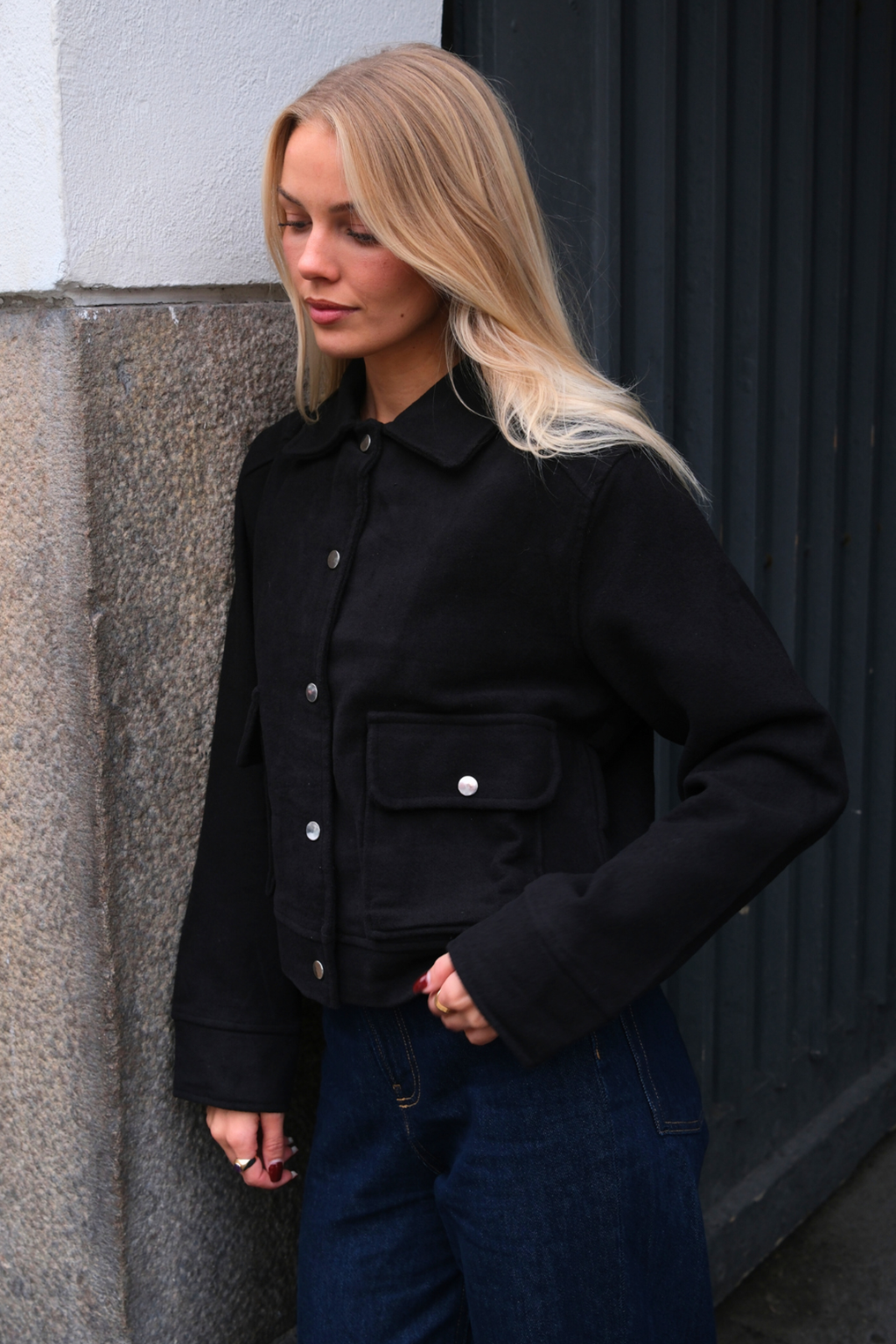 Adela Jakke - Sort