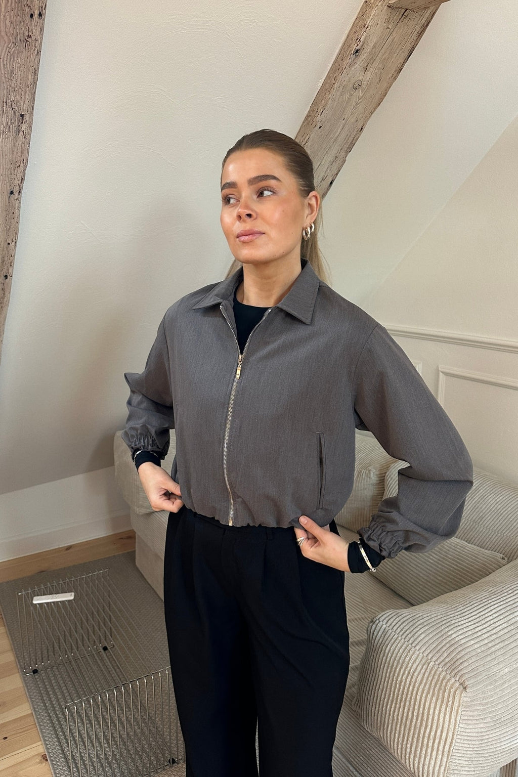 Kylie Kort Jakke - Grå