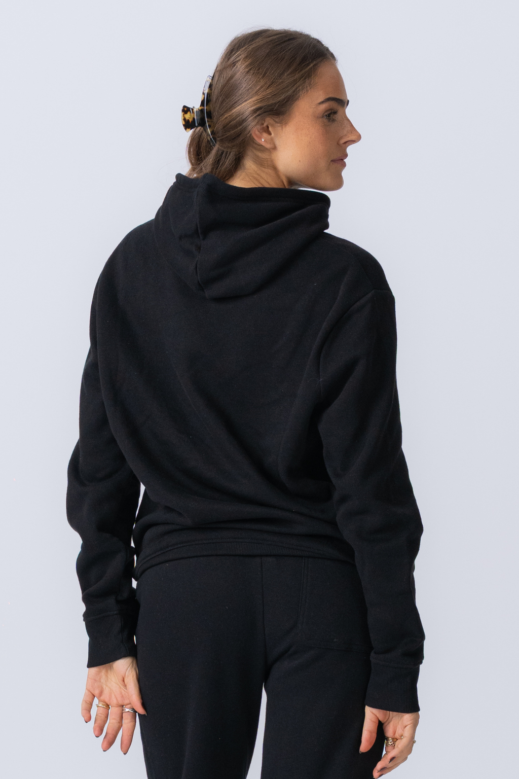 Essential Hoodie - Svart