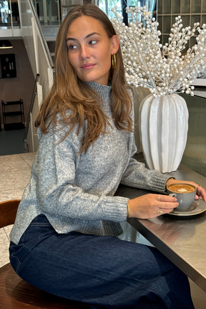 Emma Strikk - Lys Grå