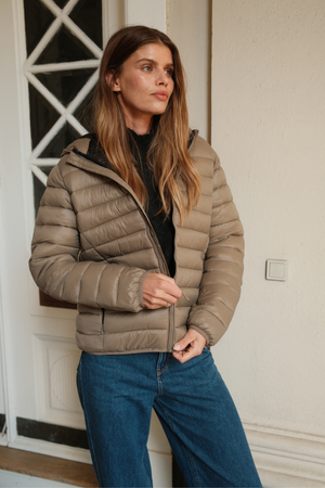 Lett Puffer Jakke - Sand