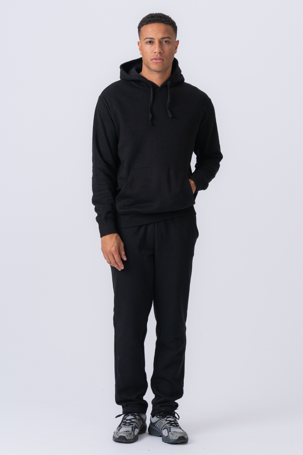 Essential Hoodie - Sort