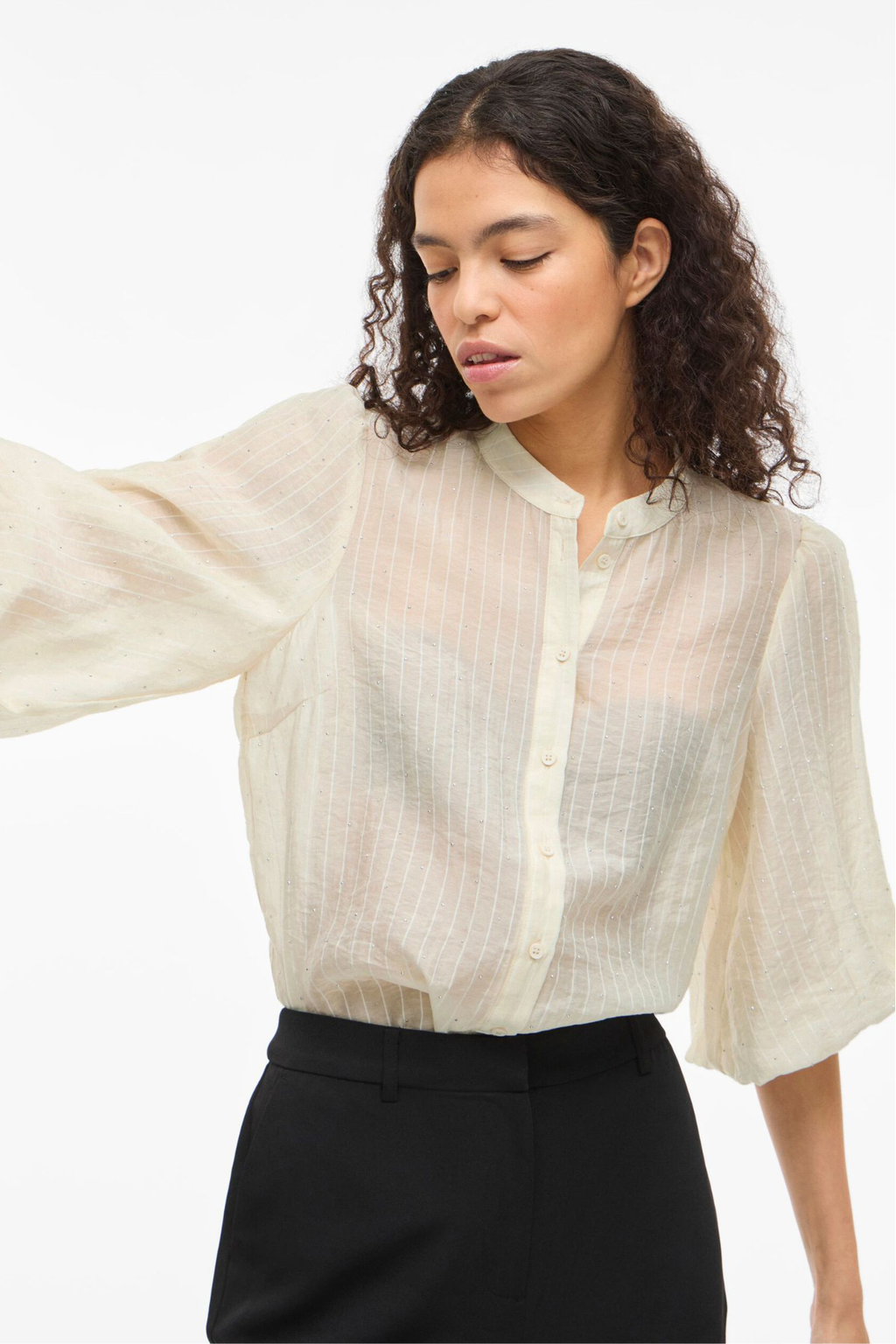 Topp med Rhinestone-knapper - Birch