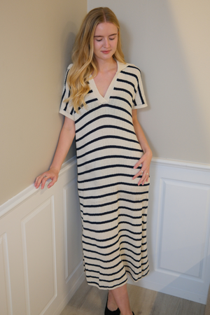 Victoria Kjole - Hvit-Navy