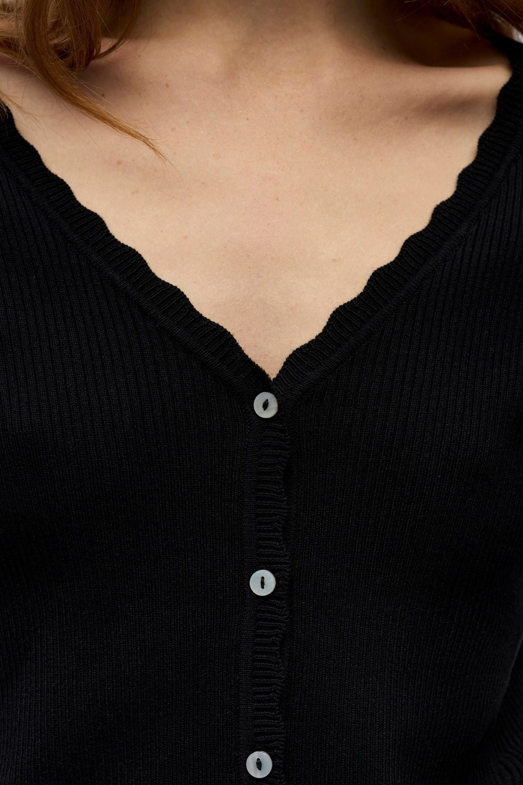 Kelly Re V-Neck Cardigan - Svart