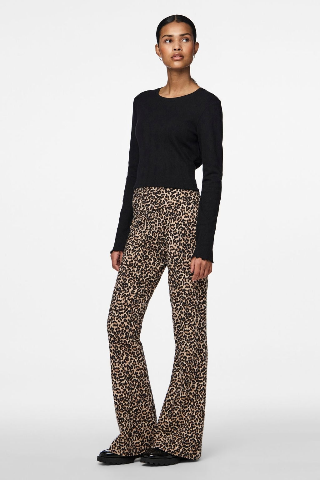 Marie O-Neck Poin Top - Svart