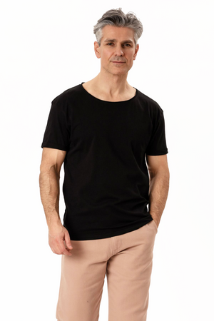 Dyp Neck T-shirt - Svart
