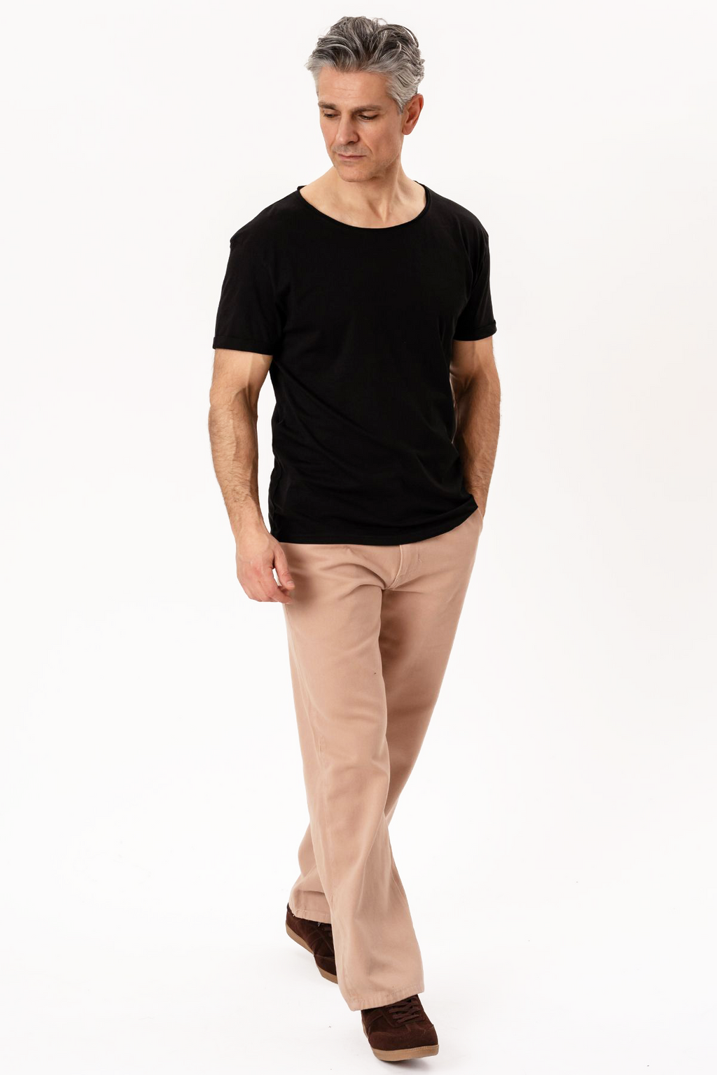 Dyp Neck T-shirt - Svart