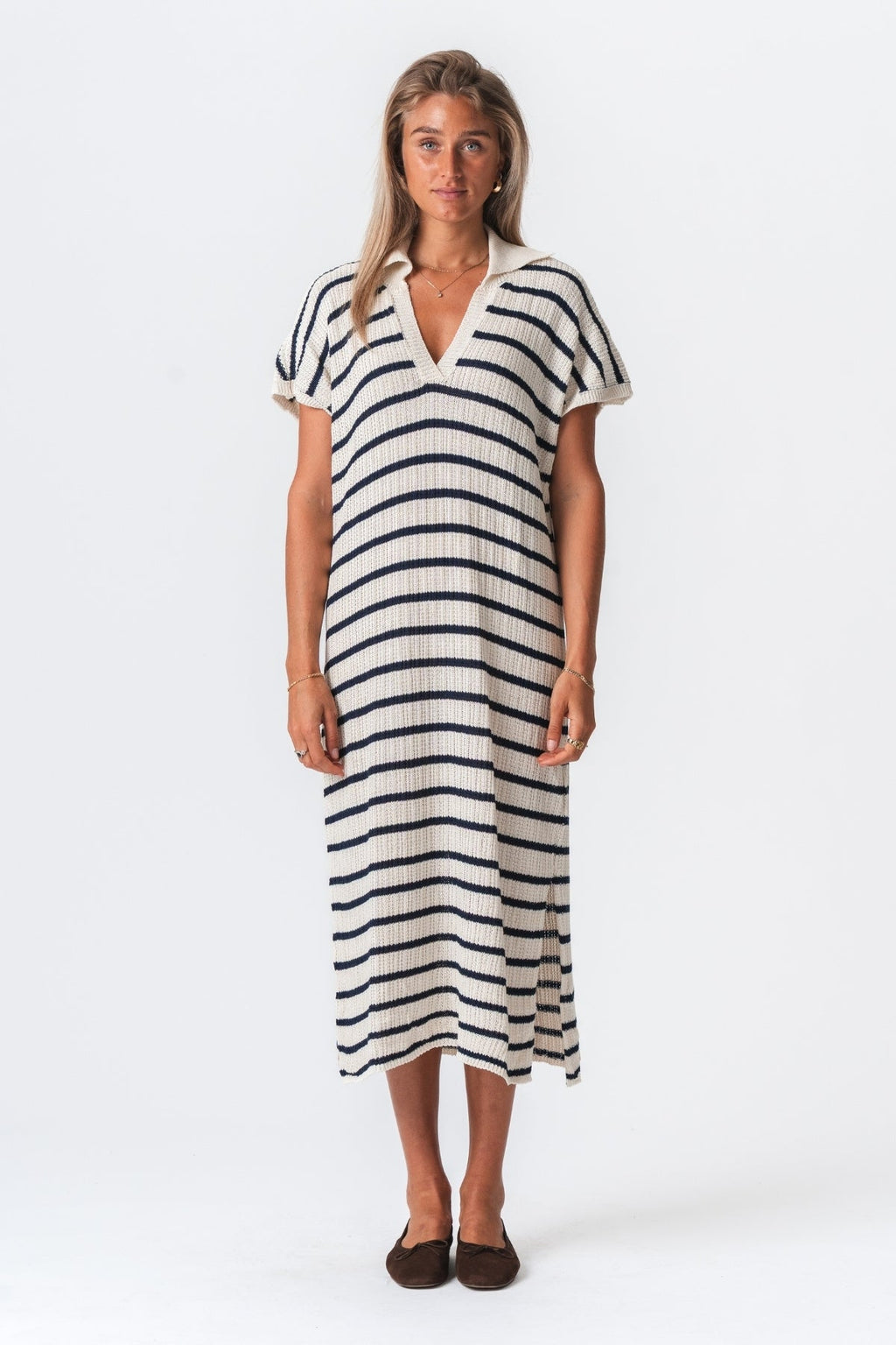 Victoria Kjole - Hvit/Navy