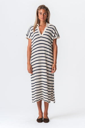 Victoria Kjole - Hvit/Navy