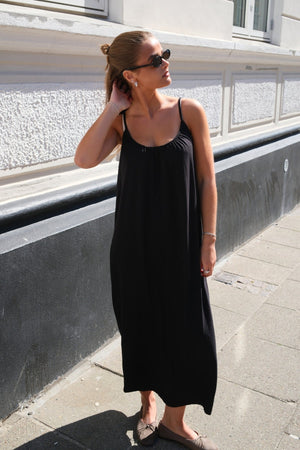 Luna Singlet Ankelkjole - Svart