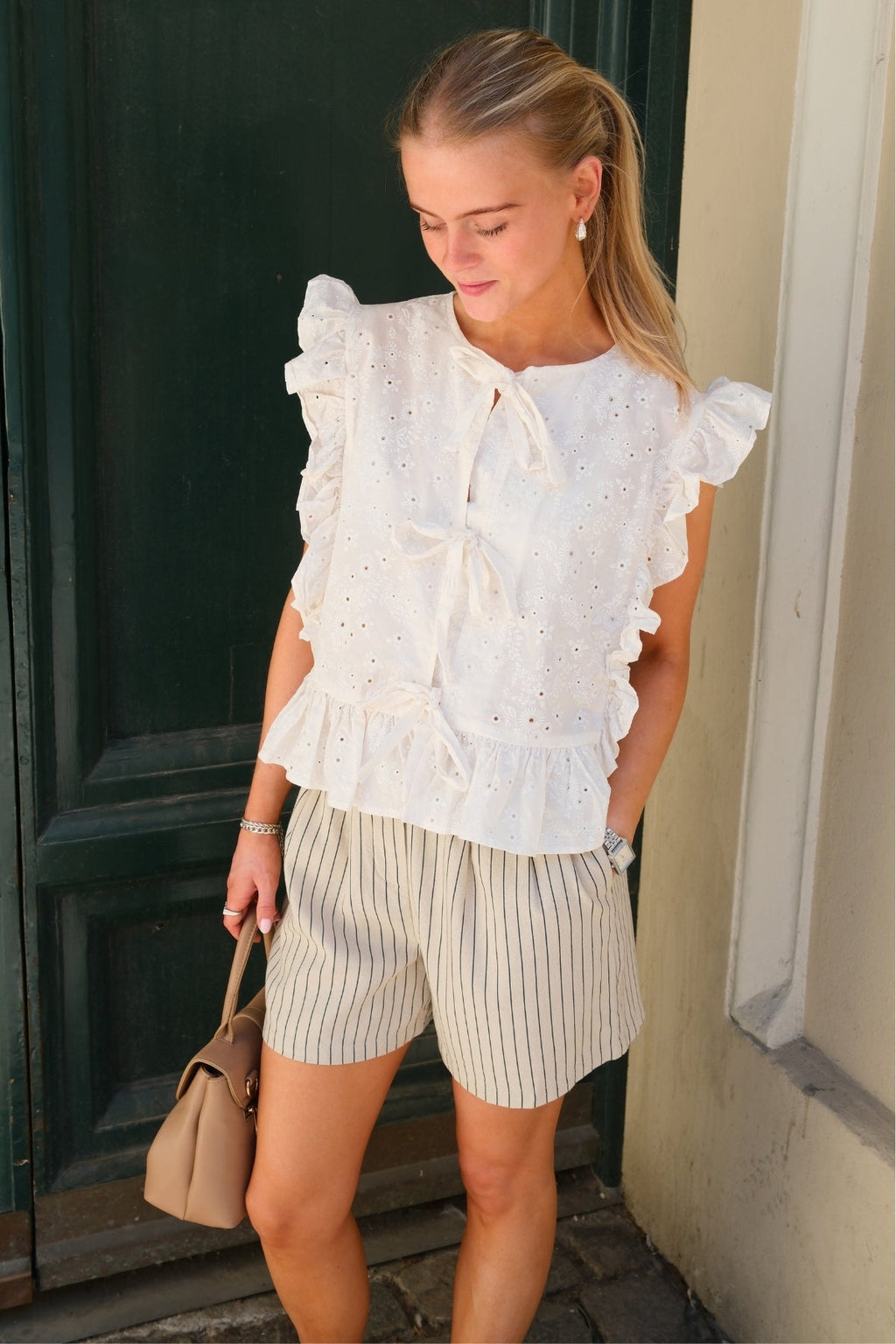 Jesmilo Shorts - Silver Lining