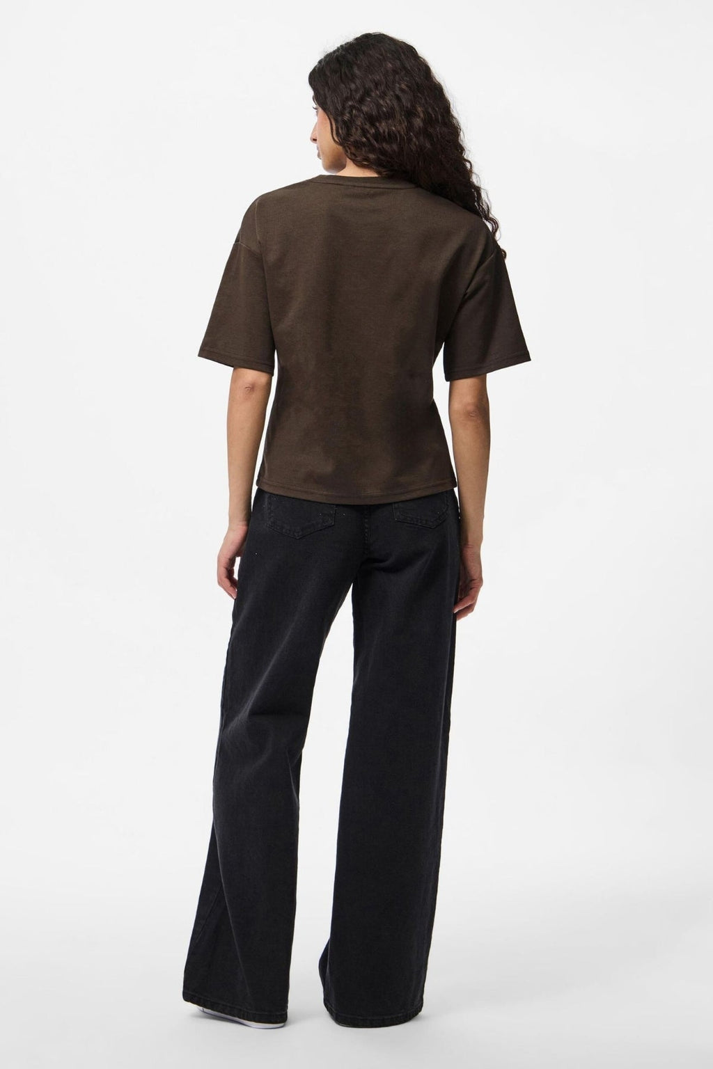 Skylar O-hals Tettsittende T-skjorte - Delicioso