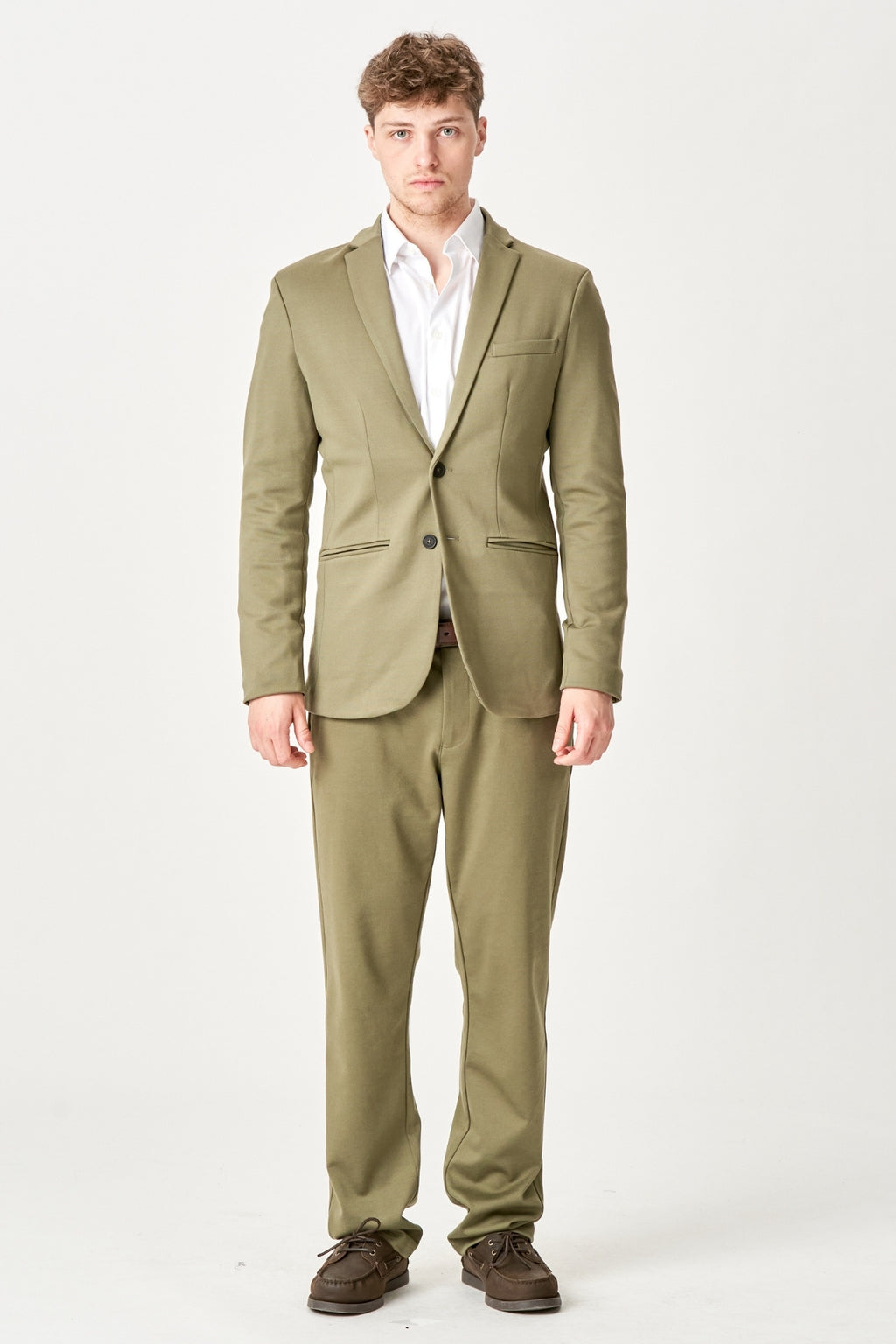 The Original Performance Suit Regular Fit – (Oliven)