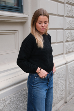 Gabriela Strikkegenser - Svart