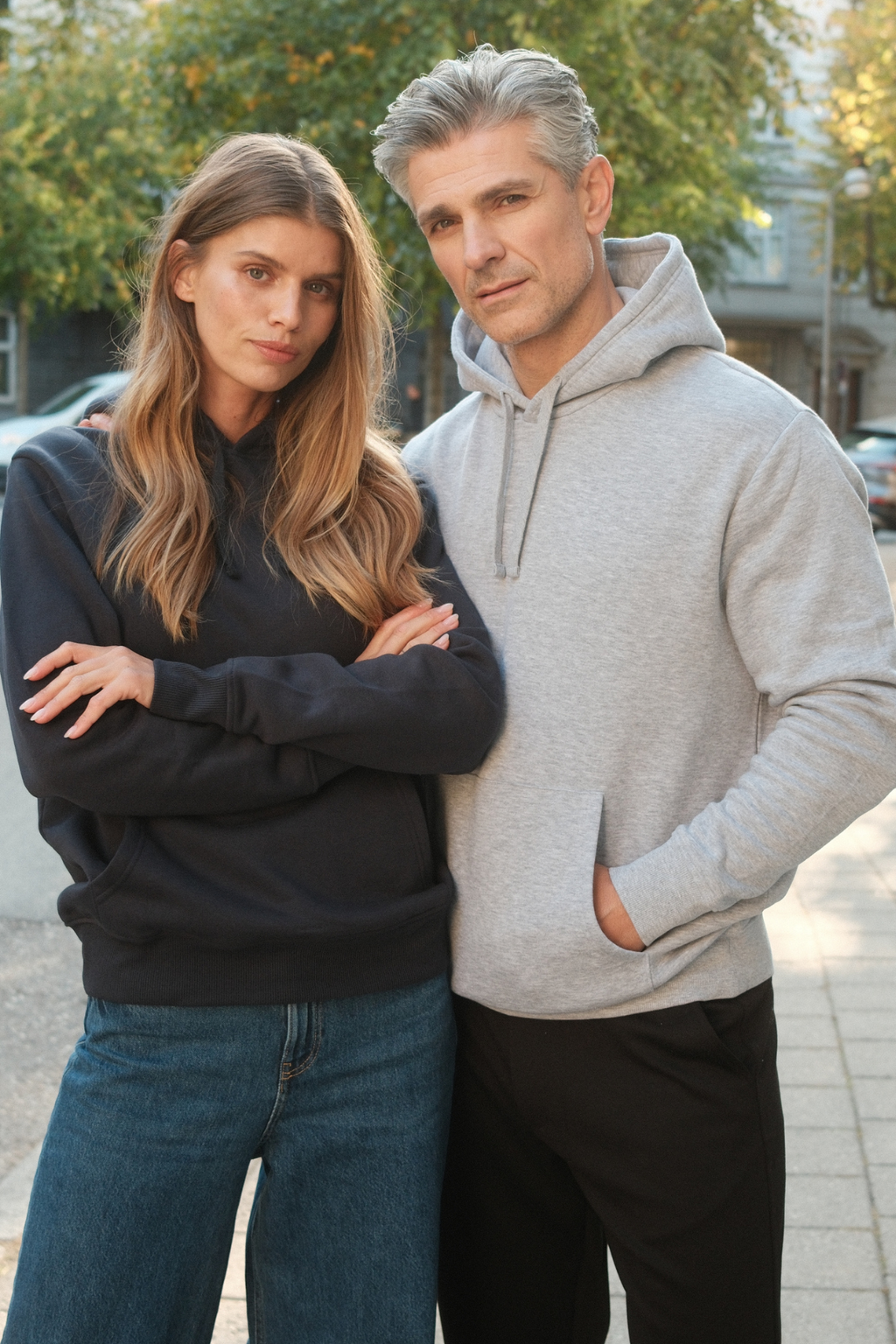 Essential Hoodie - Svart