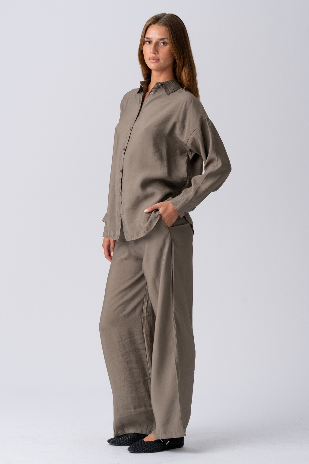 Mia Bukser + Mia Skjorte (Khaki) – Pakketilbud