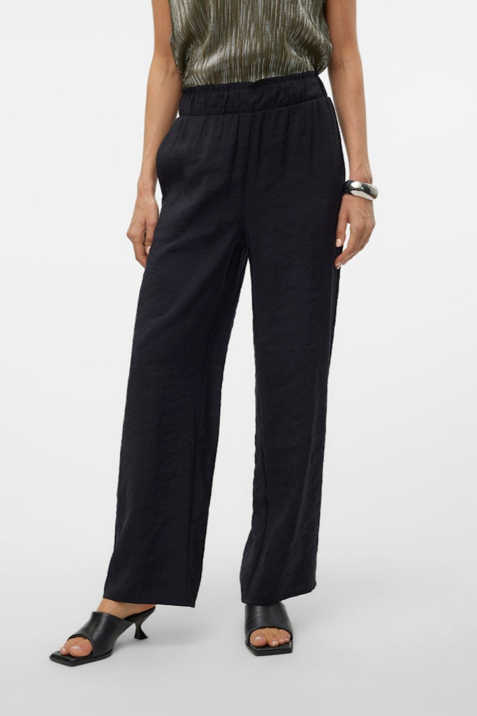 Queeny Regular Pants - Svart