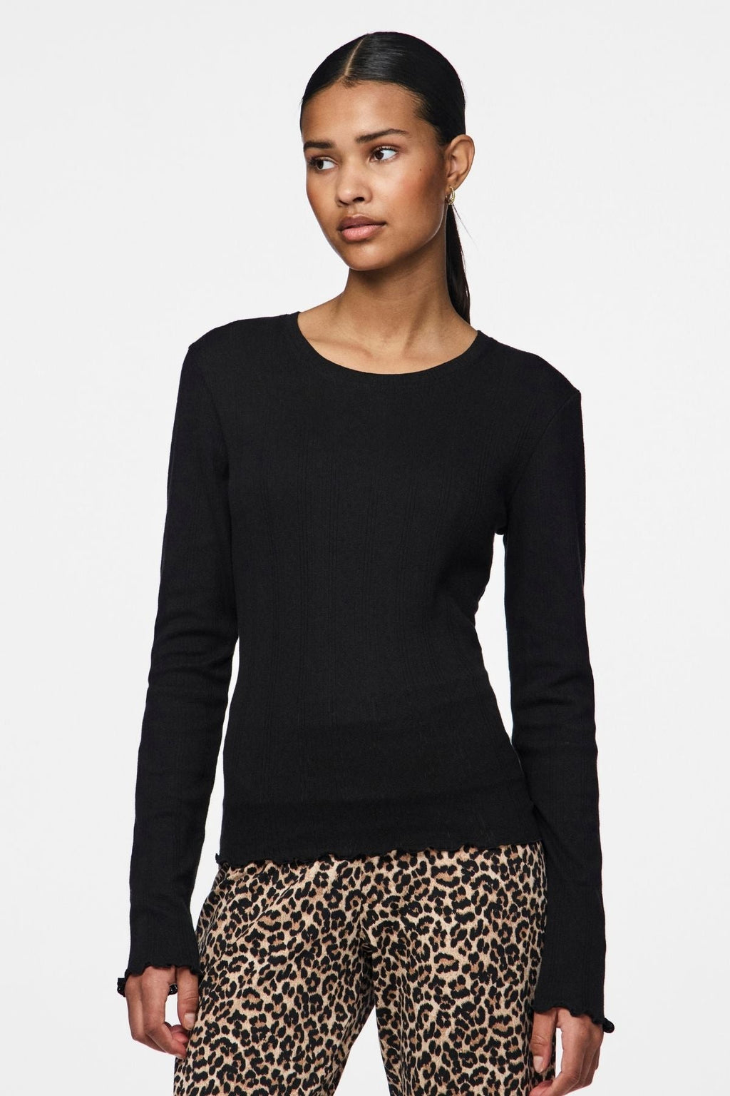 Marie O-Neck Poin Top - Svart