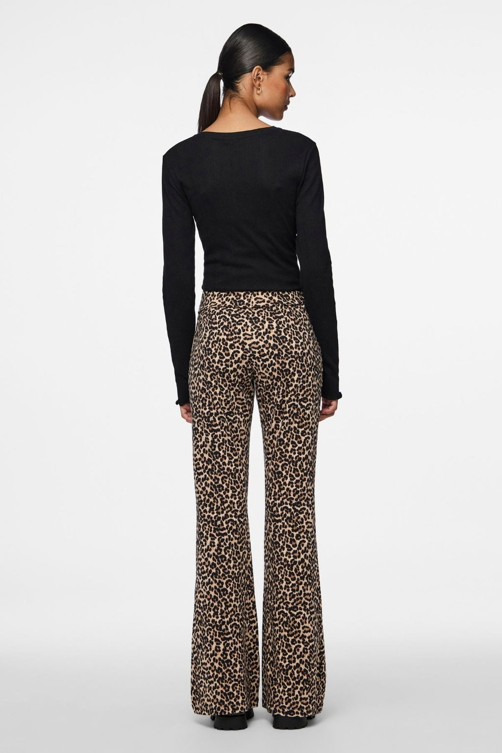 Marie O-Neck Poin Top - Svart