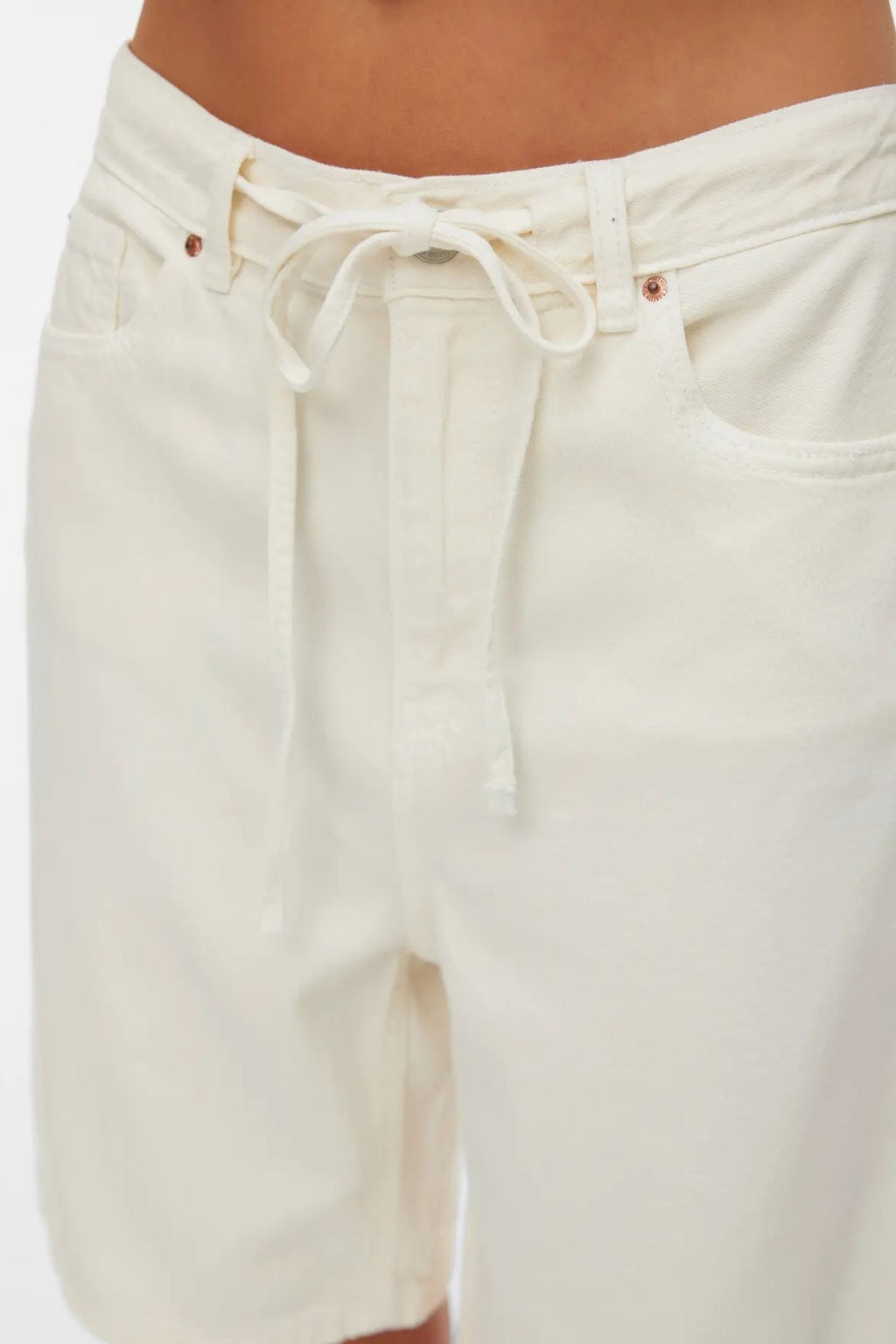 Villa Bermuda Denim Shorts - Ecru