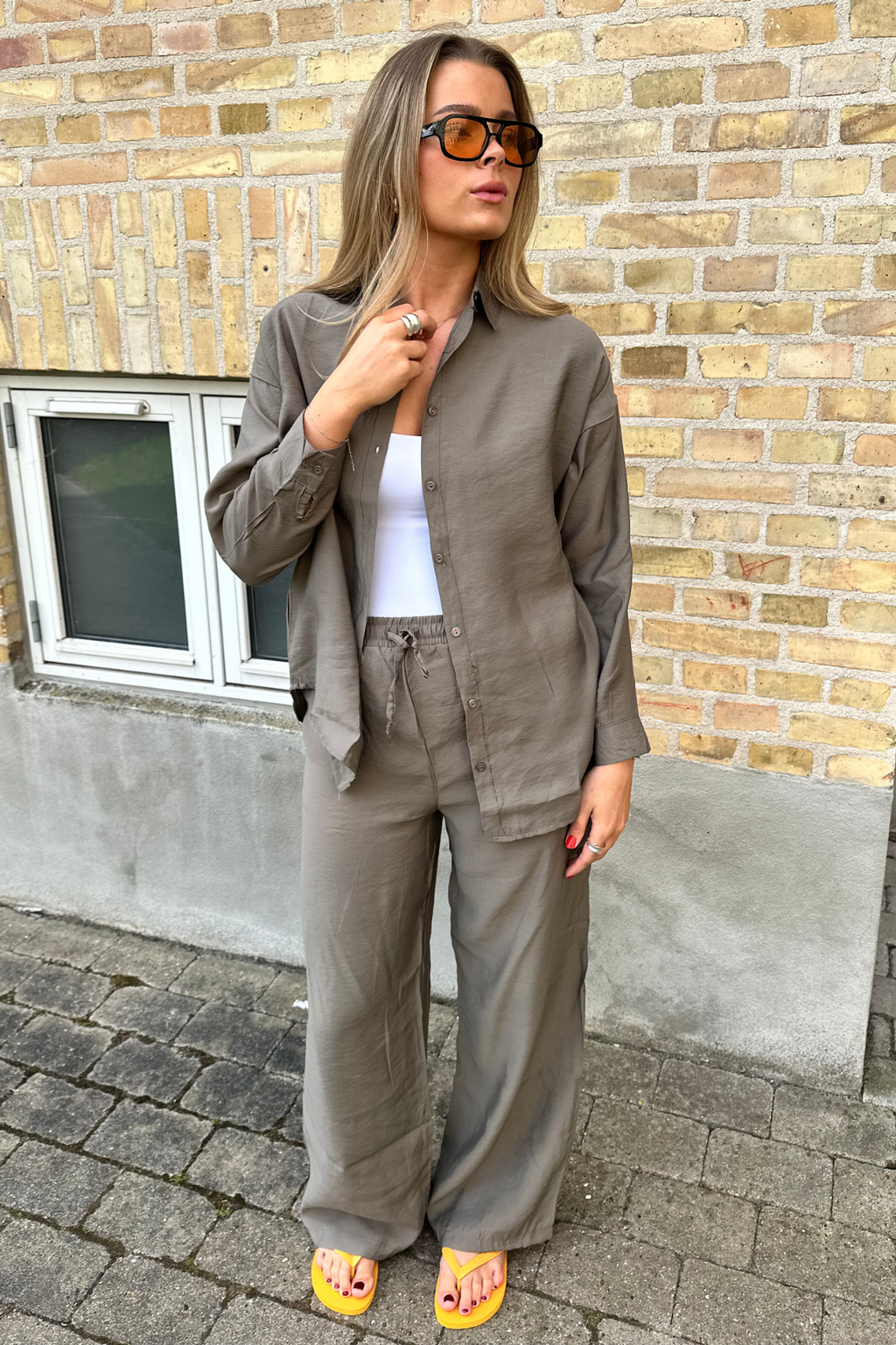 Mia Bukser + Mia Skjorte (Khaki) – Pakketilbud