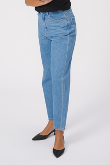 Performance Mom Jeans - Light Blue Denim