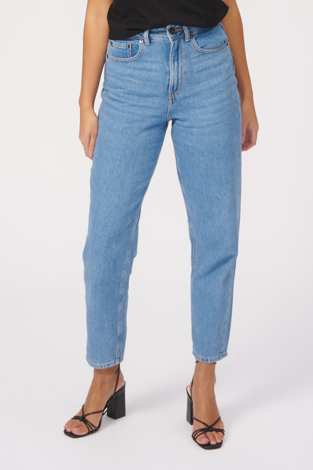 Performance Mom Jeans - Light Blue Denim