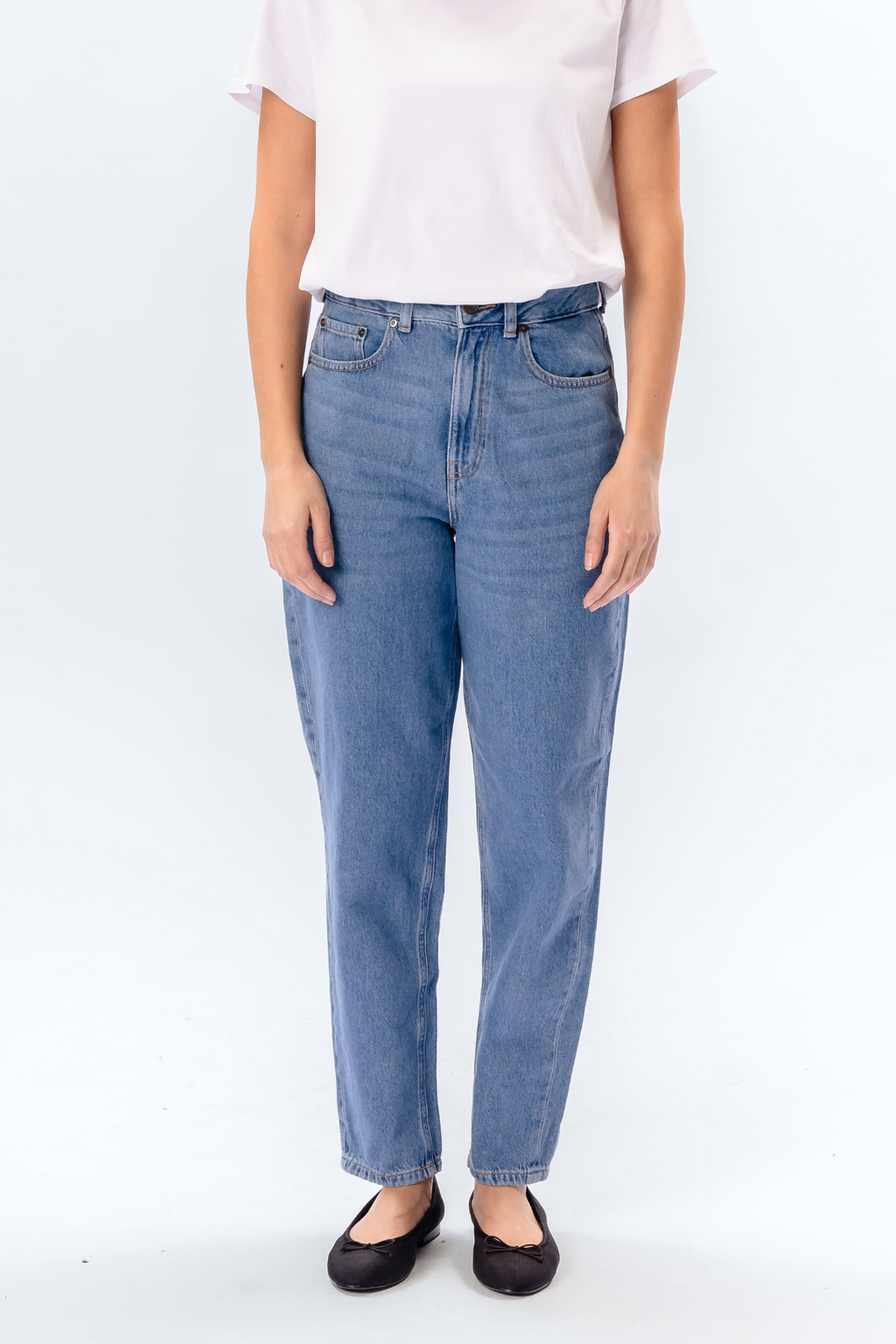 Performance Mom Jeans - Light Blue Denim