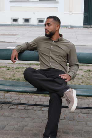 The Original Premium Performance Shirt - Oliven