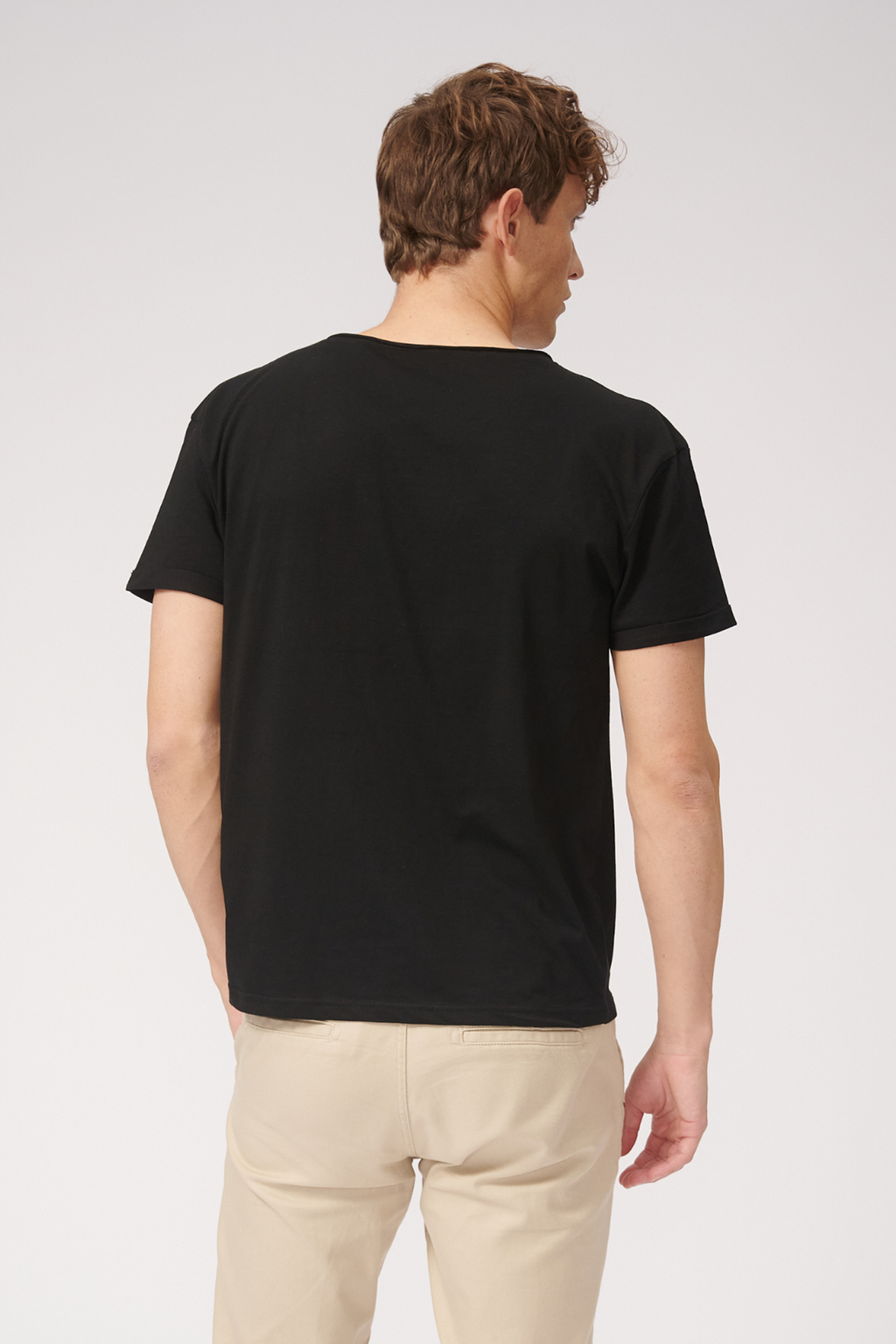 Raw Neck T-shirt - Svart