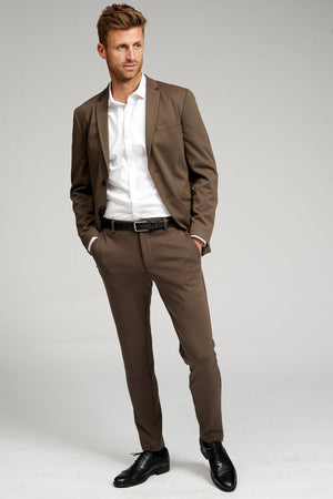 The Original Performance Suit™️ (mørk brun) + Slips - Pakketilbud
