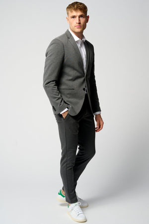 Performance Suit™️ (mørkegrå) + Performance-skjorte - Pakketilbud (V.I.P)