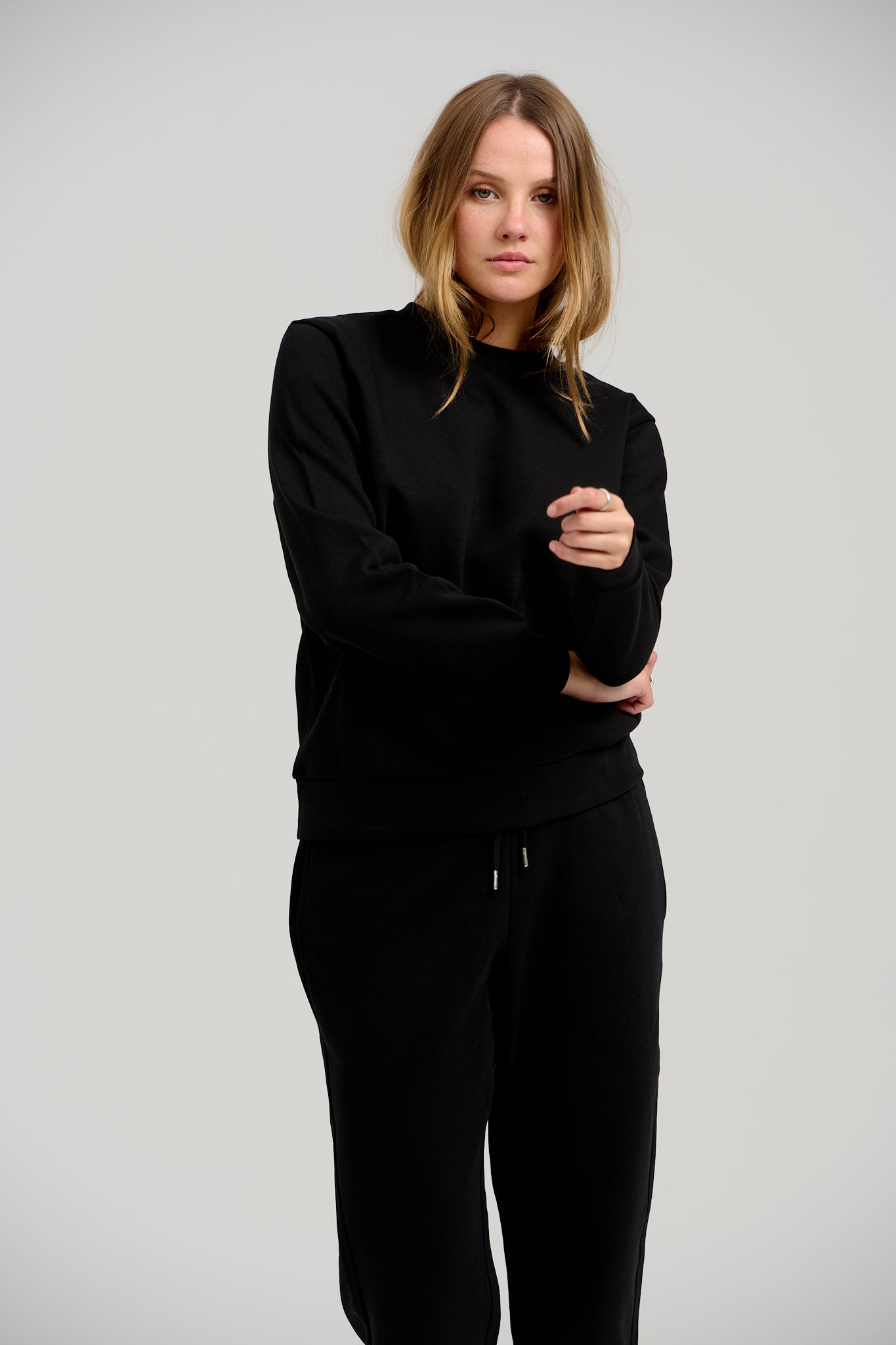 Basic Sweatsuit (Svart) - Pakketilbud (Dame)