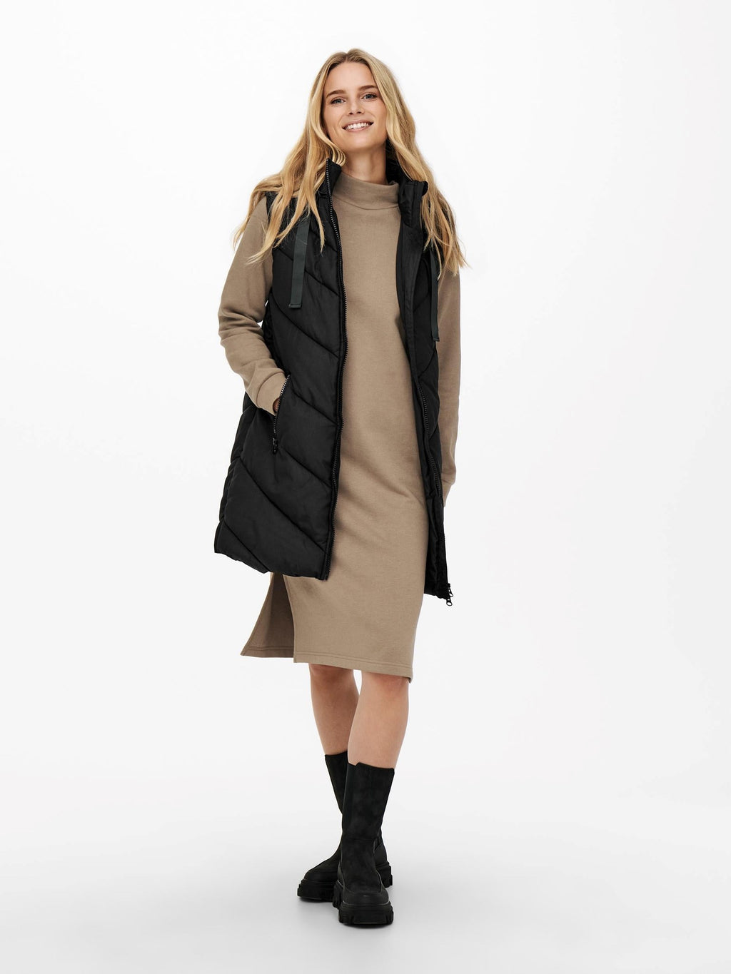 Skylar Padded Hood Waistcoat - Svart