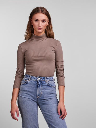Kitte Rollneck Top - Fossil - PIECES